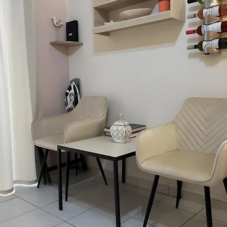 Orange Apartment *
